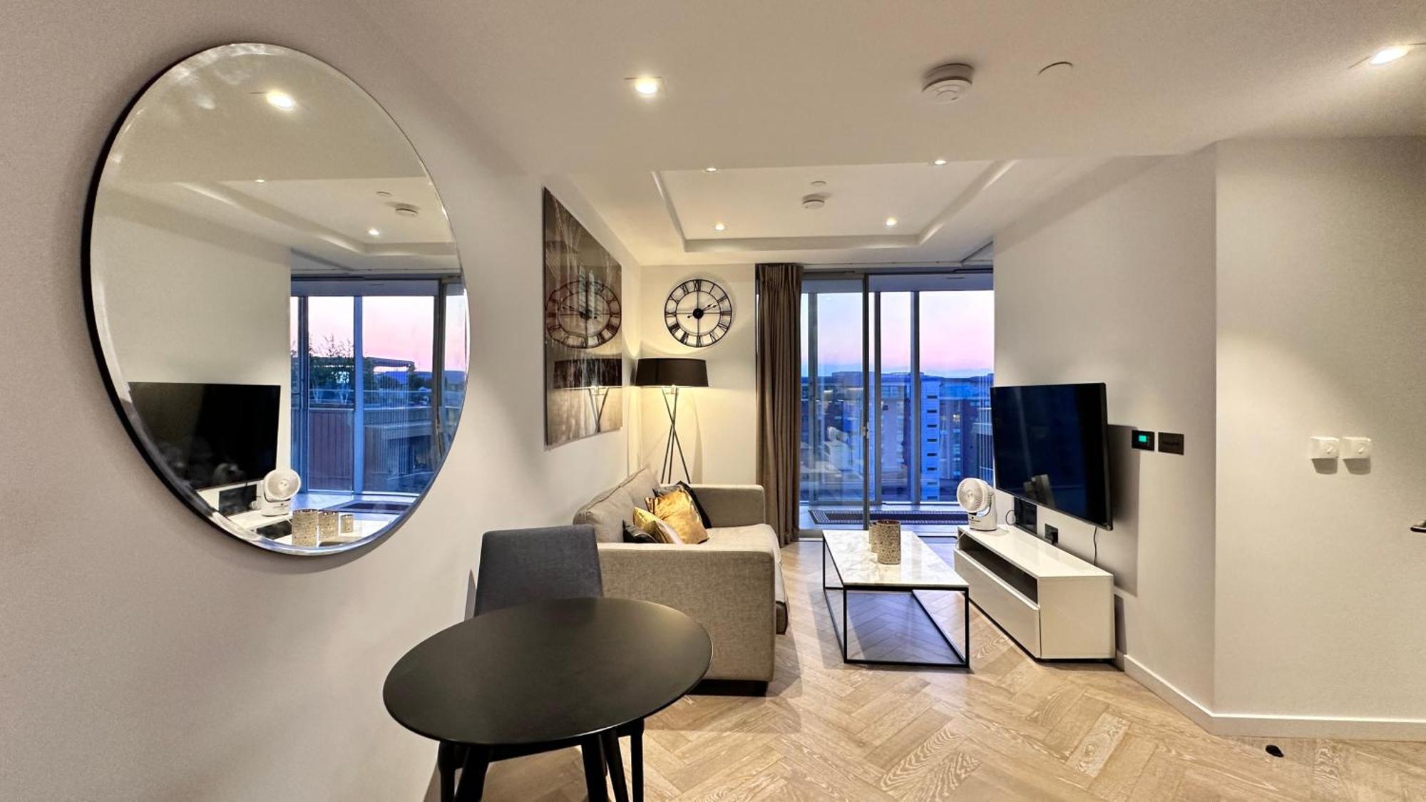Battersea Power Station - Winter Garden Balcony & 1Gb Wifi - Luxurylondonstays Екстер'єр фото